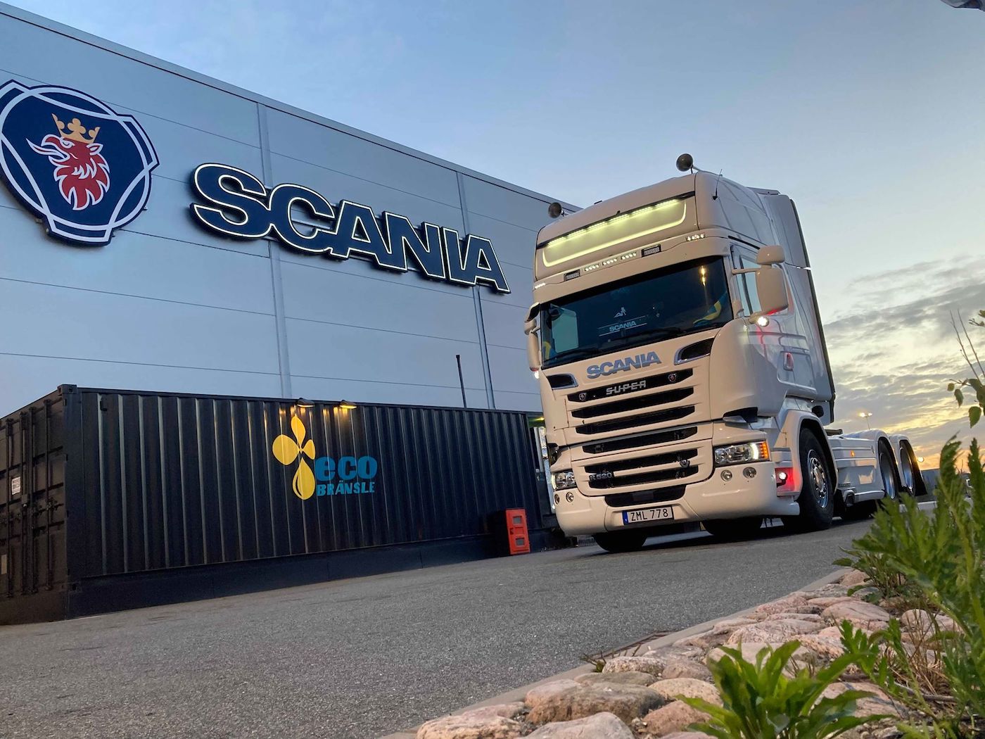 R Scandinavian Trucking AB - Sweden's Best Transports